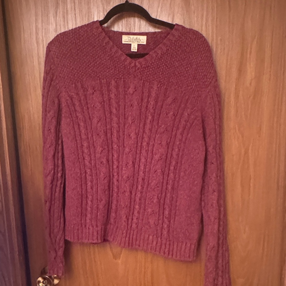 Cabela's Maroon V-Neck Sweater